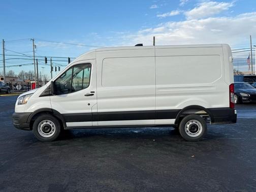2026 Ford Transit-250 148 WB Medium Roof Cargo