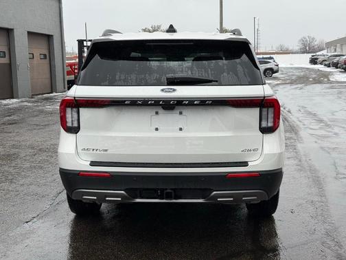 Oxford White 2026 Ford Explorer Active