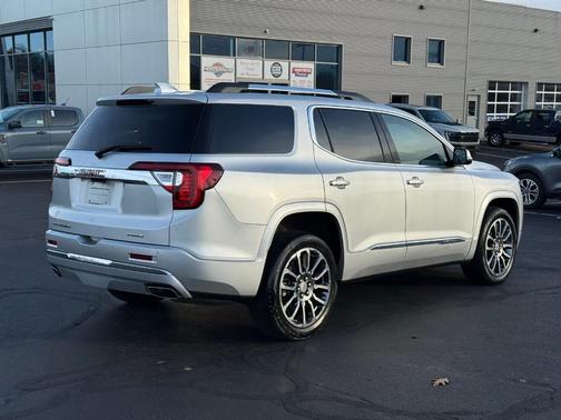2020 GMC Acadia Denali