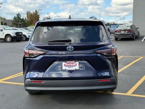 2023 Toyota Sienna XLE
