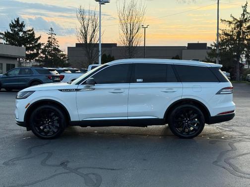 White 2025 Lincoln Aviator Reserve AWD