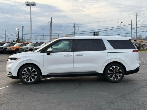 2022 Kia Carnival EX