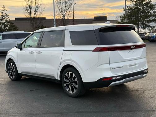 2022 Kia Carnival EX