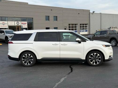 2022 Kia Carnival EX