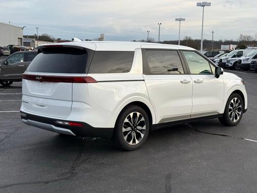 2022 Kia Carnival EX