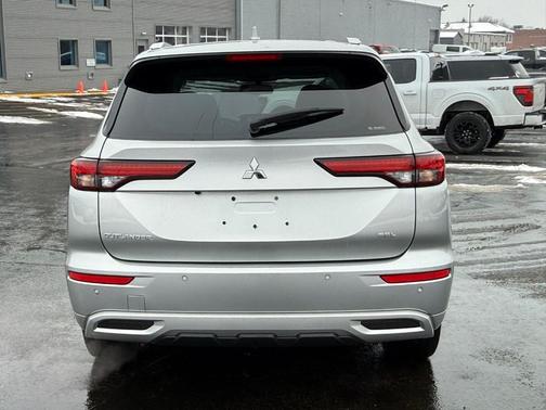 2023 Mitsubishi Outlander SEL