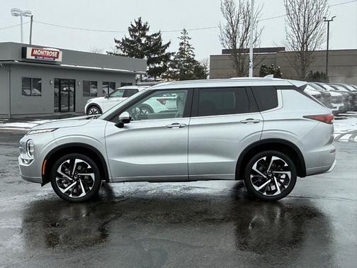 2023 Mitsubishi Outlander SEL