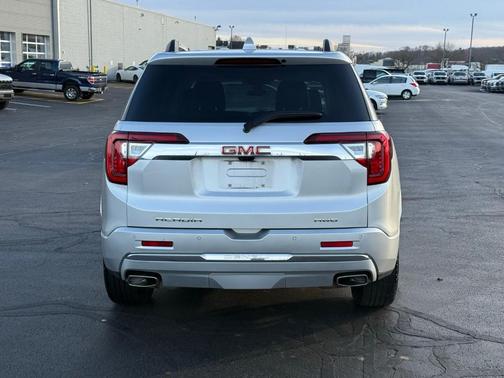 2020 GMC Acadia Denali