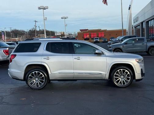 2020 GMC Acadia Denali