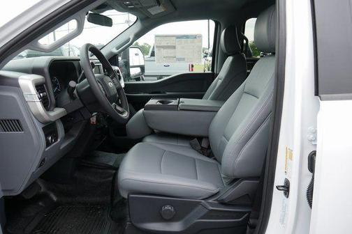 Oxford White 2025 Ford F-350 XL