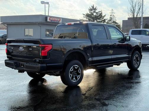 2024 Ford F-150 Lightning Pro