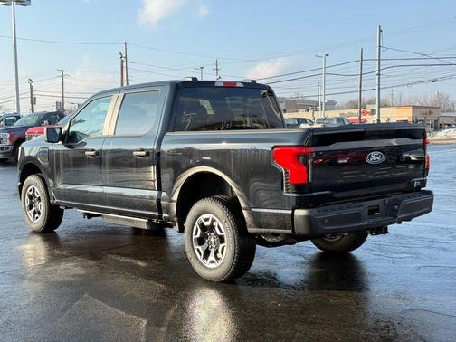 2024 Ford F-150 Lightning Pro