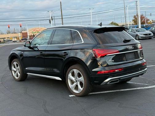 2022 Audi Q5 45 S line Prestige