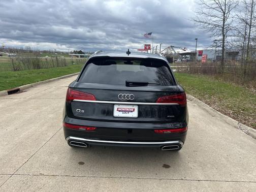 2022 Audi Q5 45 S line Prestige