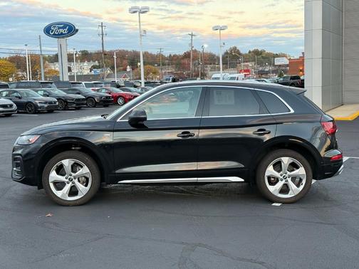 2022 Audi Q5 45 S line Prestige