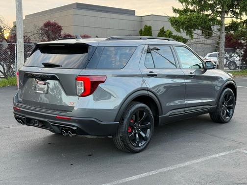 Gray Metallic 2023 Ford Explorer ST