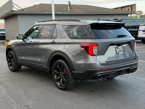 Gray Metallic 2023 Ford Explorer ST