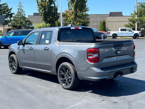 2025 Ford Maverick Lobo Standard