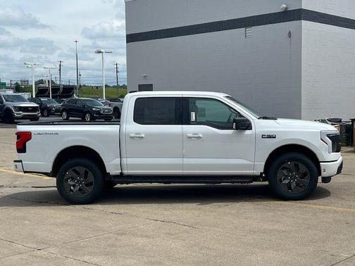 2025 Ford F-150 Lightning Flash