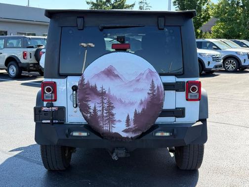 Bright White Clearcoat 2016 Jeep Wrangler Unlimited Sport