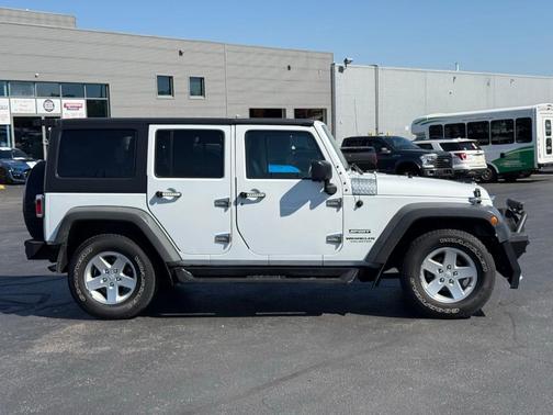 Bright White Clearcoat 2016 Jeep Wrangler Unlimited Sport