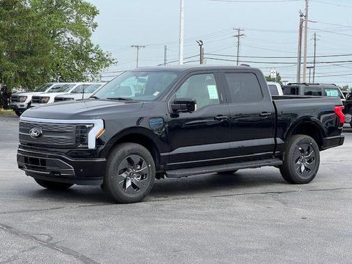 2025 Ford F-150 Lightning LARIAT