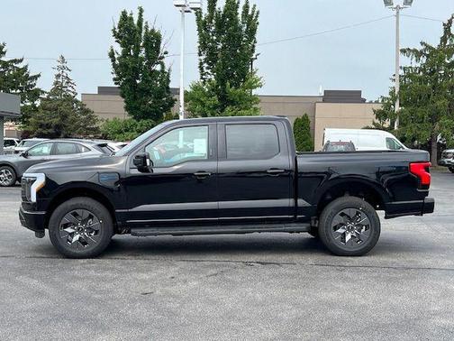 2025 Ford F-150 Lightning LARIAT