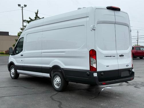 Oxford White 2026 Ford Transit-250 Base