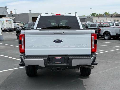 Oxford White 2026 Ford F-250 Lariat