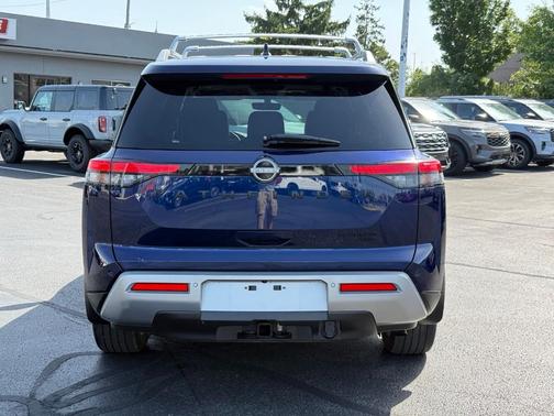 Deep Ocean Blue 2023 Nissan Pathfinder Platinum