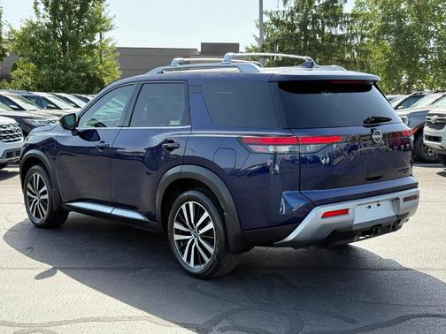 Deep Ocean Blue 2023 Nissan Pathfinder Platinum