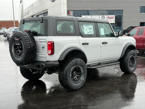 Avalanche 2026 Ford Bronco Base