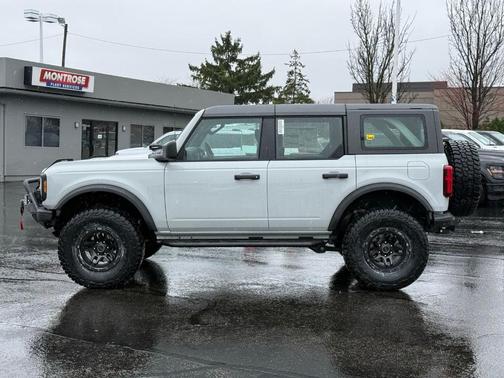 Avalanche 2026 Ford Bronco Base