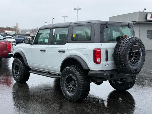 Avalanche 2026 Ford Bronco Base