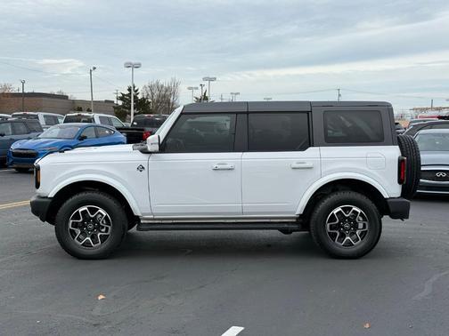 2024 Ford Bronco Outer Banks