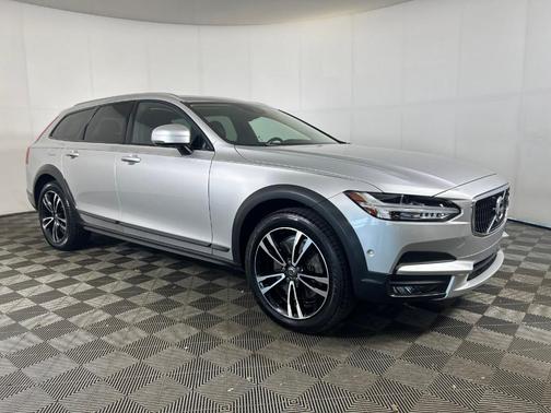 2018 Volvo V90 Cross Country T5