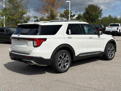 2025 Ford Explorer Platinum