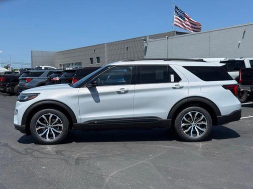White 2026 Ford Explorer ST-Line