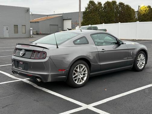 2014 Ford Mustang V6 Premium