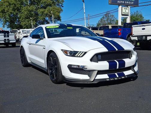 2016 Ford Shelby GT350 Base