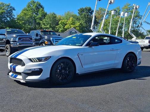 2016 Ford Shelby GT350 Base