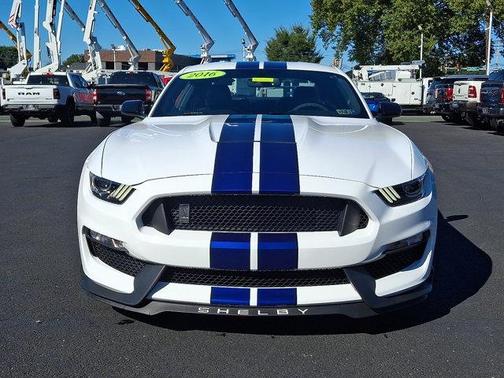 2016 Ford Shelby GT350 Base