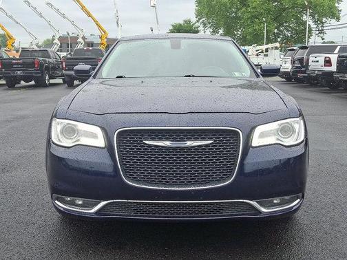 2016 Chrysler 300 Limited