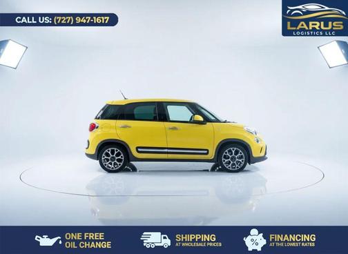 Giallo (Yellow) 2014 FIAT 500L Trekking