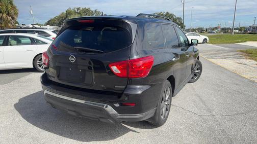 2018 Nissan Pathfinder SL