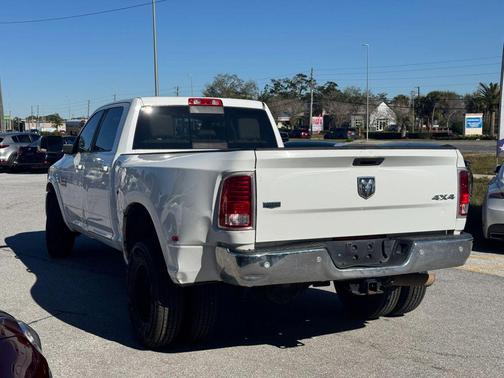 2018 RAM 3500 Laramie Crew Cab 4x4 8' Box