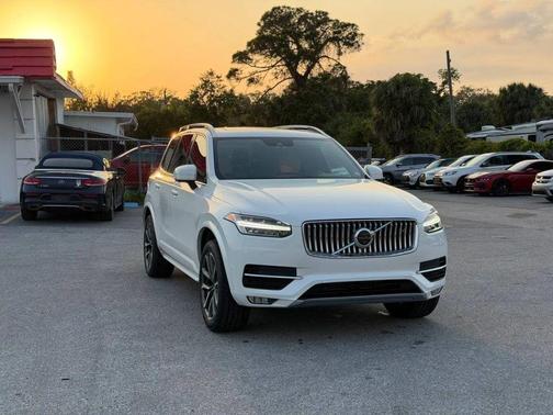 2018 Volvo XC90 T5 Momentum