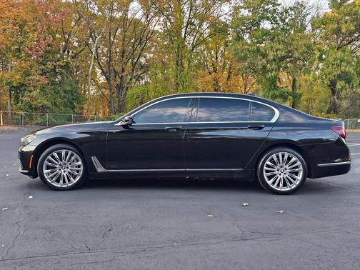 2016 BMW 750 i xDrive