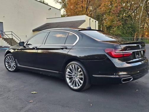 2016 BMW 750 i xDrive
