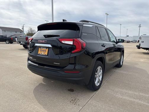 Ebony Twilight Metallic 2022 GMC Terrain SLE